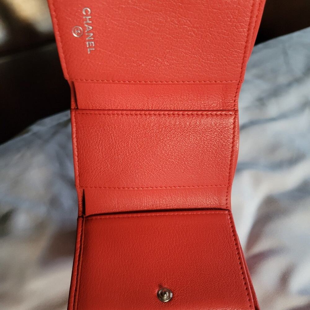 Rare Chanel Limited Edition Coco Mark Lucky Umbrella Compact Wallet Red - Picture 6 of 12